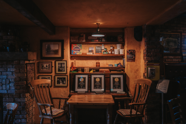 Grouchos Interior