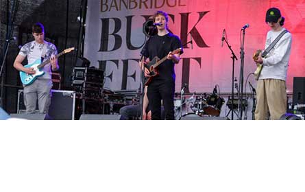 IMAGE---CONCERT Buskfest concert